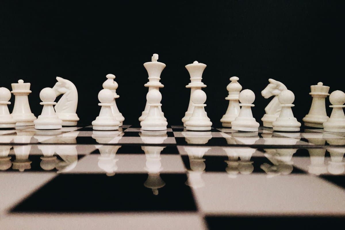 Comprehensive Guide to Syndicated Loans: Decision-Making, Trading, Repayments, and Lender Autonomy